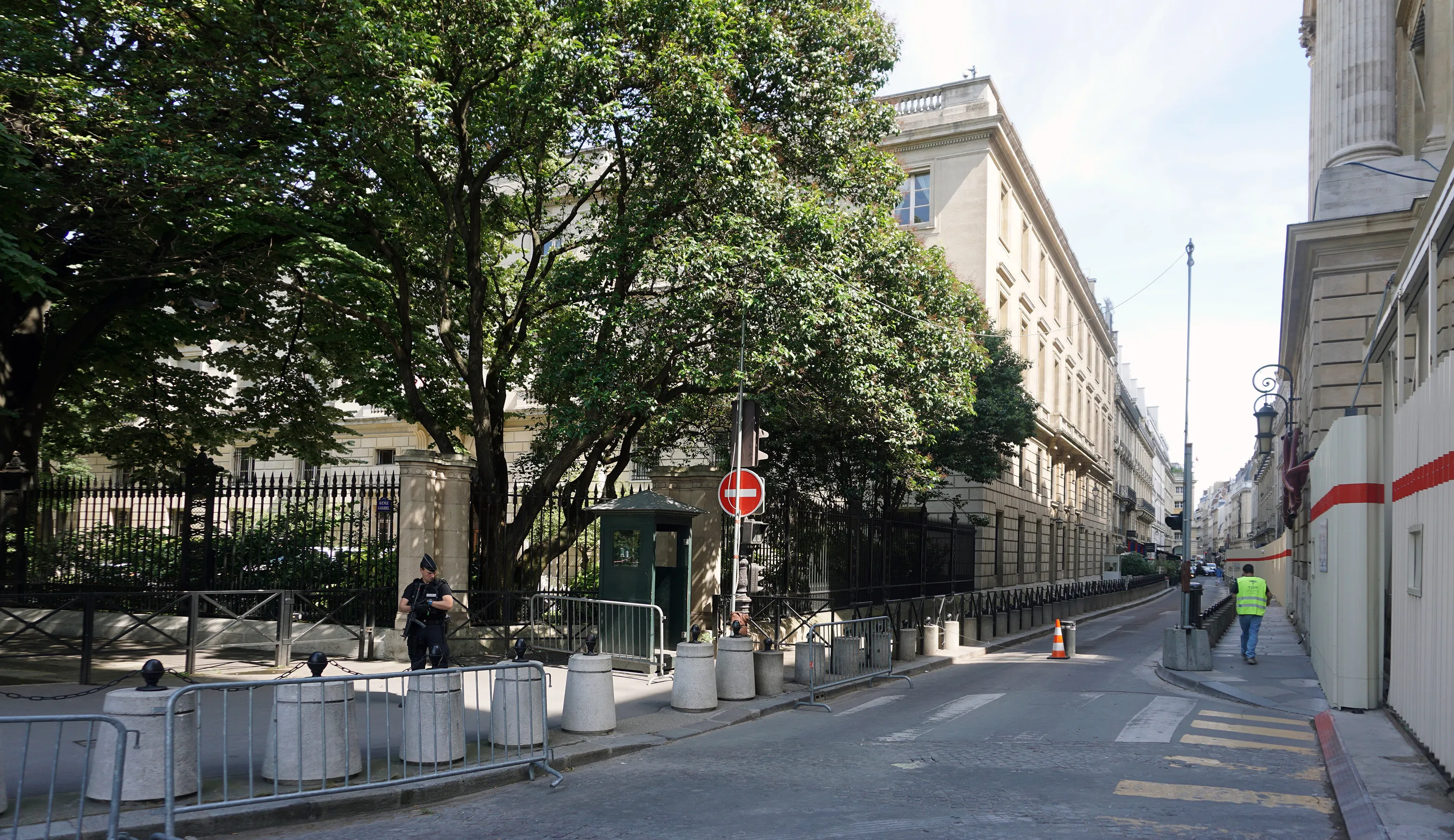 Paris Ave Gabriel VIEW 2 EXISTING