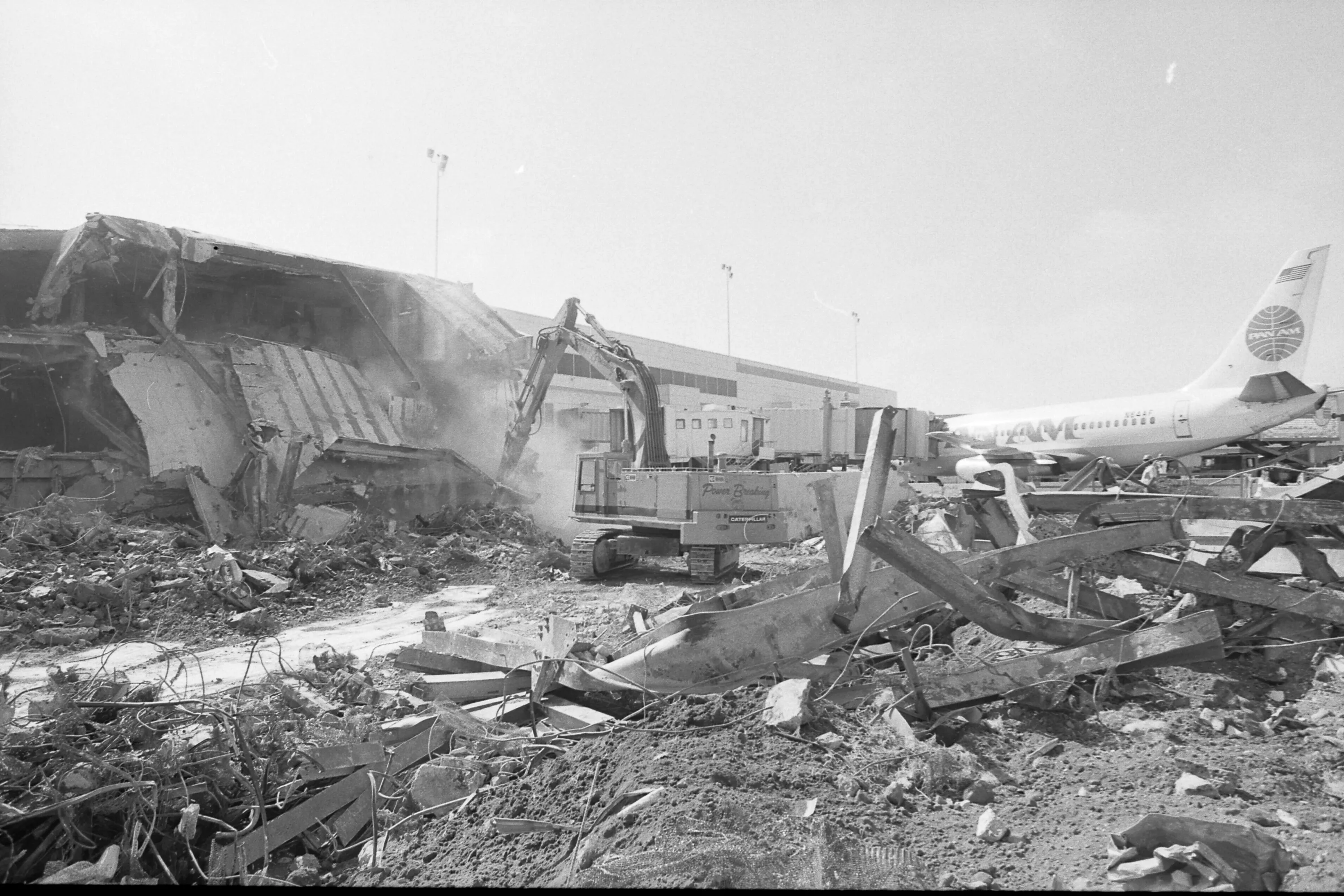 Figure 4 LAX Demolition of Terminal 2 1988 crop
